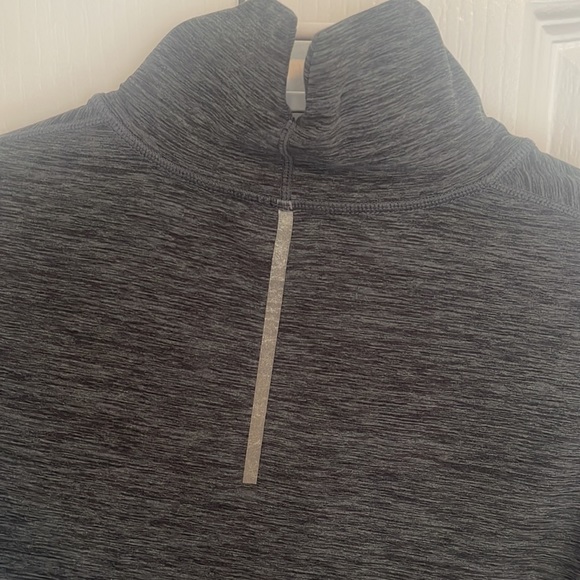 New Balance Grey XS B-Dry light weight pull over athletic sweater - Picture 4 of 7
